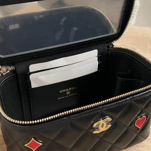 Chanel Vanity leather crossbody bag/never been worn - Picture 4 of 7